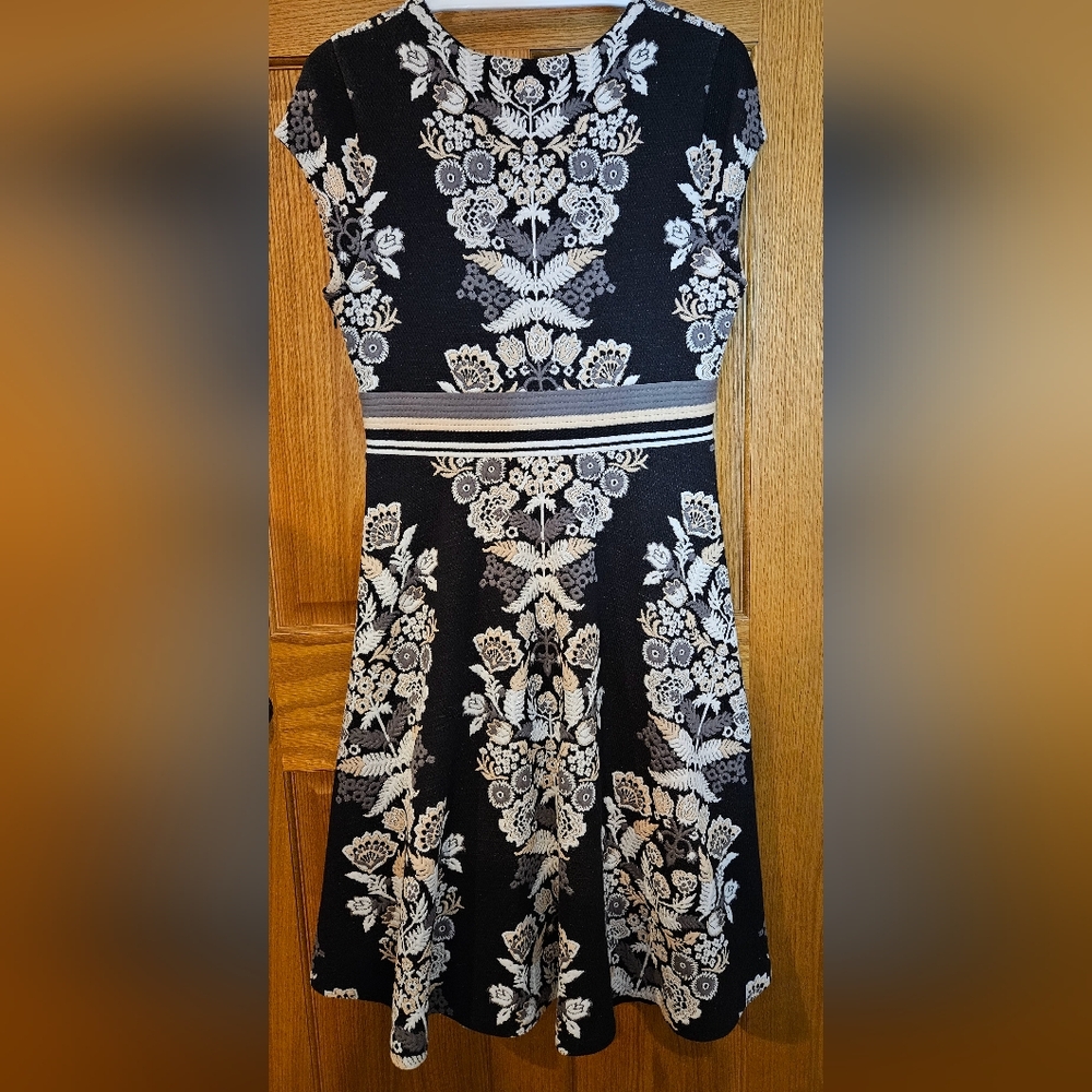 Ett Twa By Anthropogie Soiree Floral Embroidered Fit & Flare Dress Sz. 10 - Picture 2 of 9